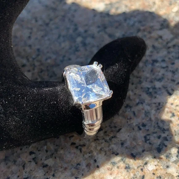 🔥SUZANNE SOMERS SQUARE AND BAGUETTE ROW RING🔥 - Picture 4 of 4